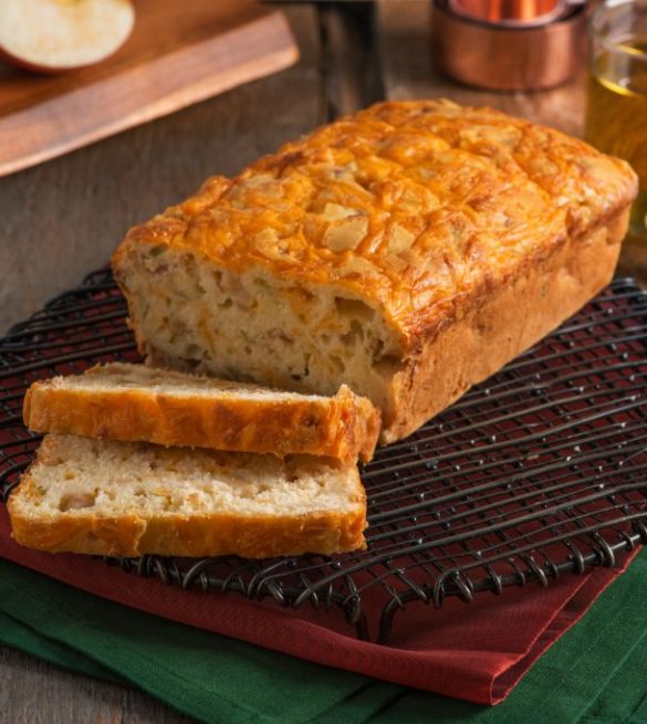 Pain aux pommes et au cheddar